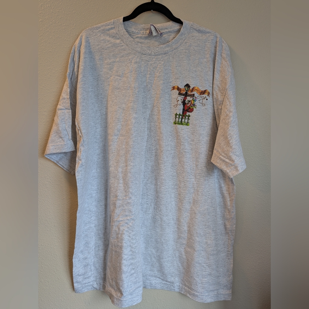 NWOT Margaritaville Mardi Gras Gray Crew Neck Short Sleeve Tee Size L
